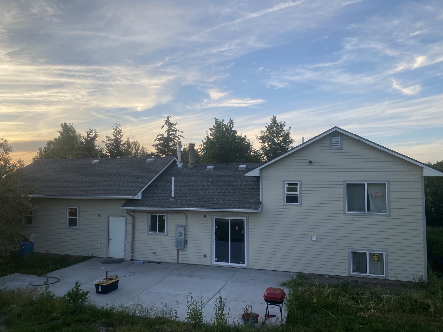Lap siding and window install